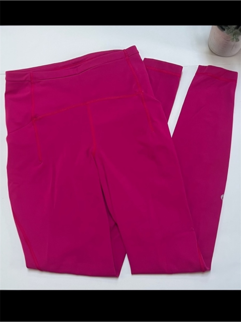 Lululemon Swift Speed High-Rise Tight
28" Sonic Pink Size 4